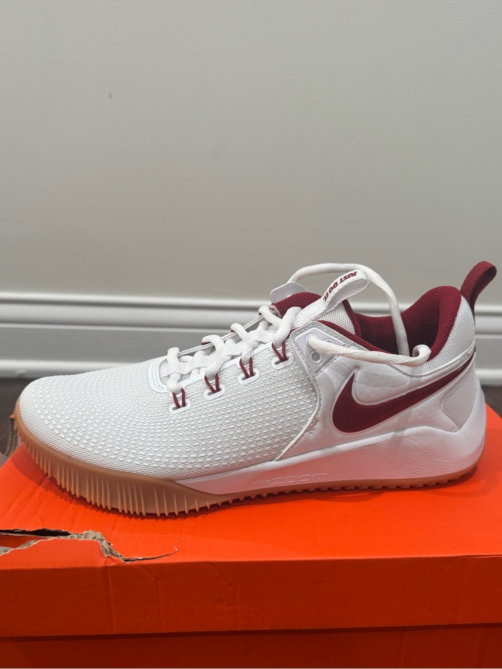 Nike unisex Air Zoom Hyperace 2 SE Volleyball Sneakers size W 9.5 M 8